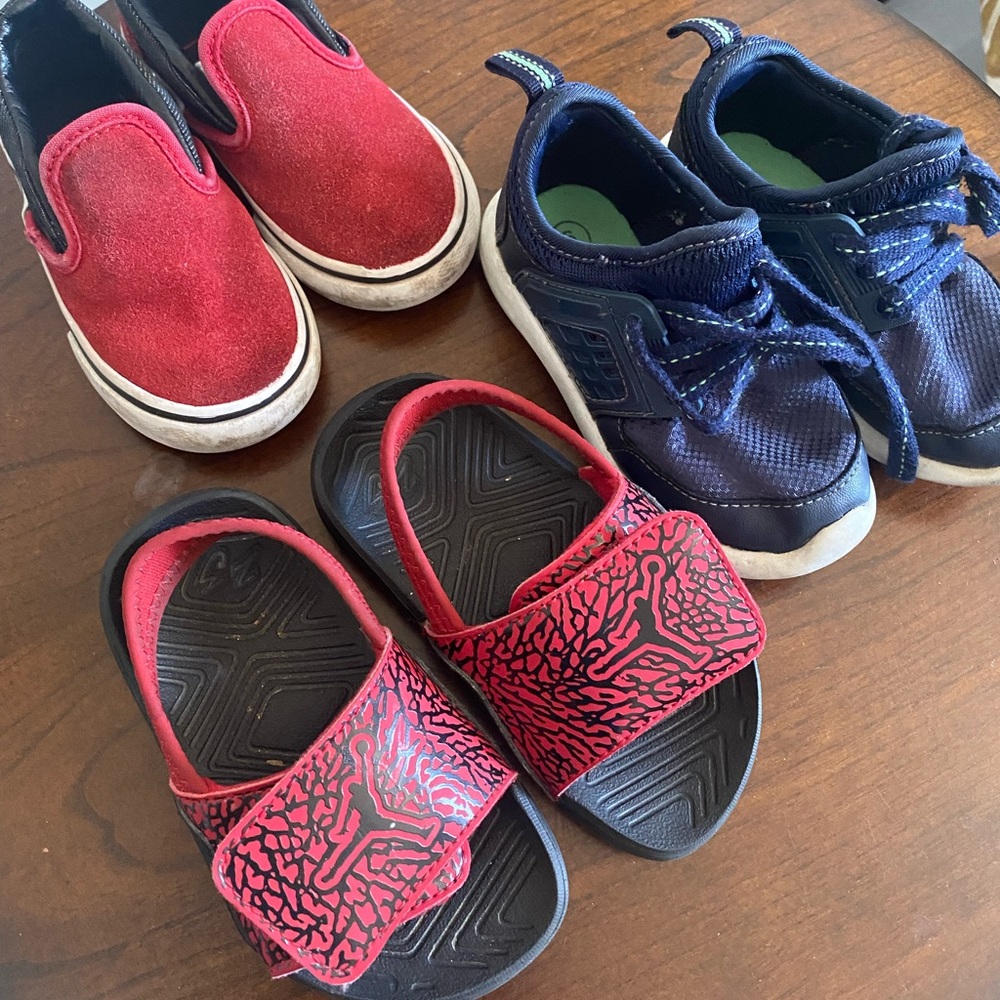 3pairs of toddler shoes